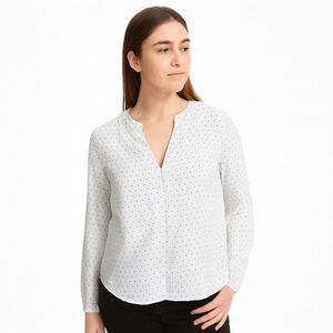 🟢 3/$30 Forever 21 White V neck Blouse with Black Dots pretty cloth buttons